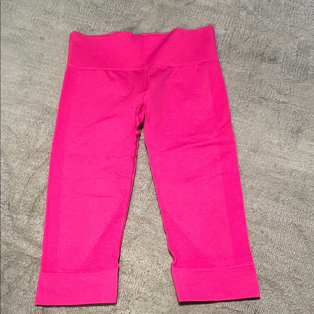 Lululemon Athletica Vivid Pink Cropped Leggings